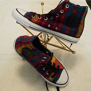 Chuck Taylor Woolridge All Stars size 7